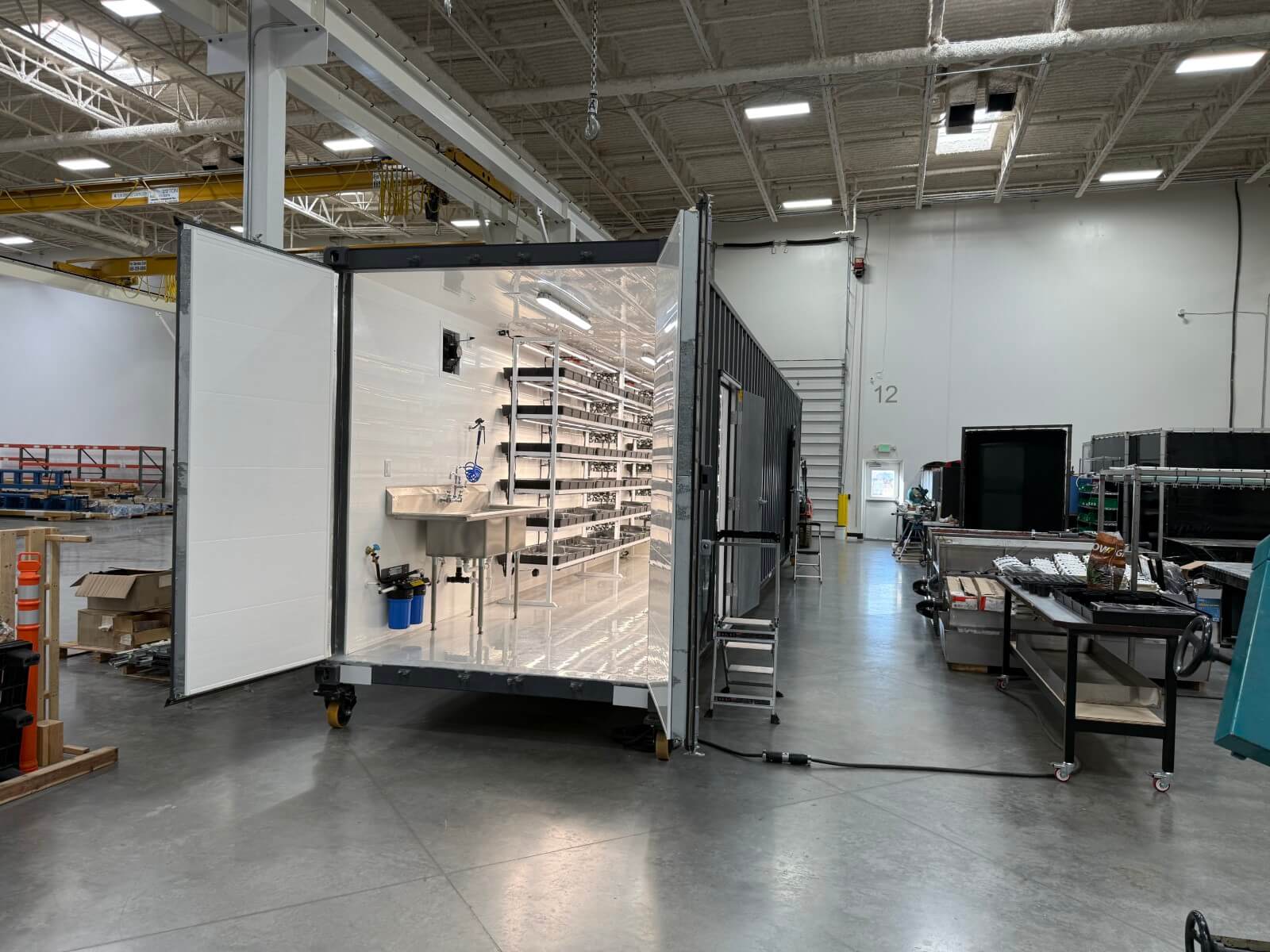 mobile-storage-unit-industrial-warehouse mobile-storage-unit-industrial-warehouse